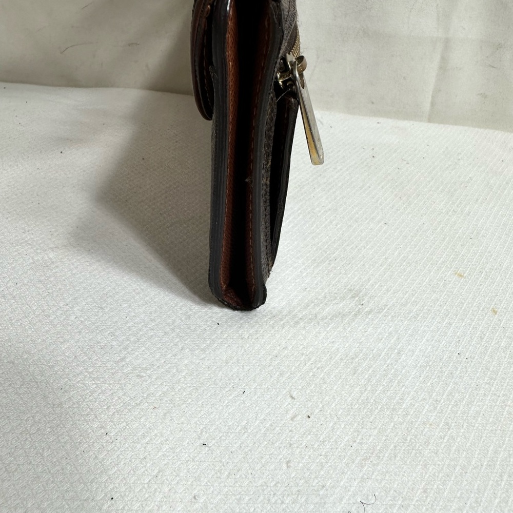 Louis Vuitton Wallet - Picture 5 of 10